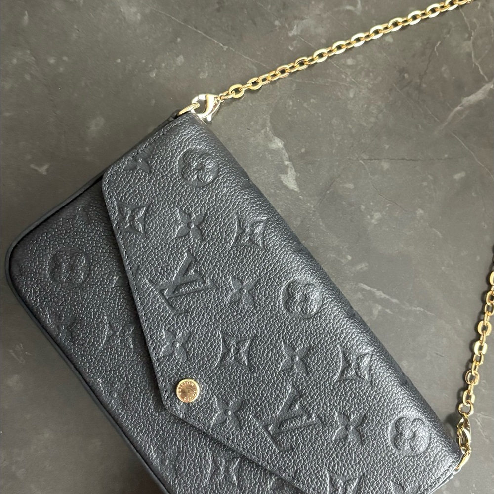 Louis Vuitton pochette Felicie Black and Gold Crossbody Monogram